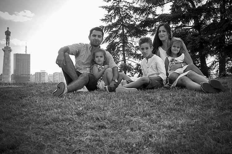 OSNOV SVEGA: PORODIČNA FOTOGRAFIJA